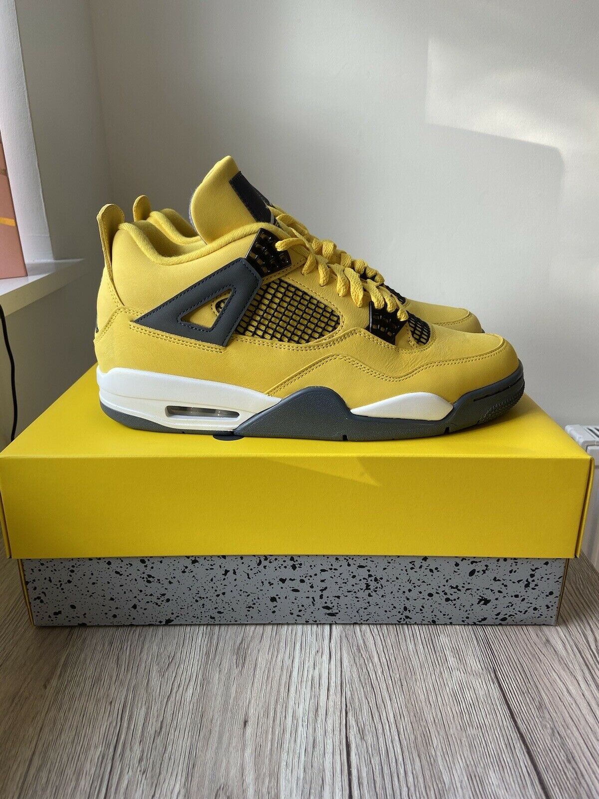 Jordan 4 Retro Lightning (2021)