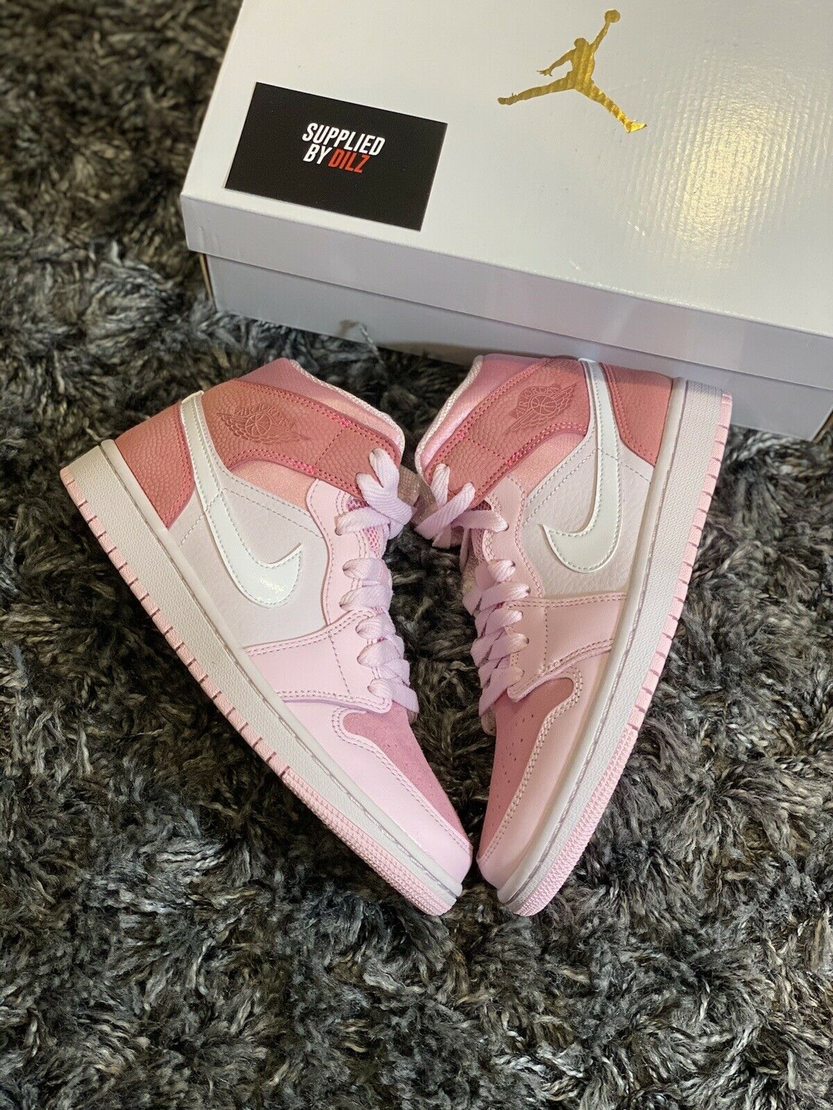 Jordan 1 Mid Digital Pink (W)